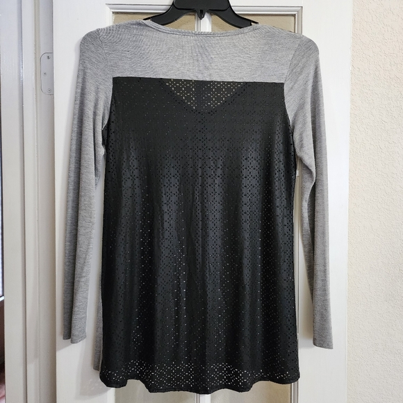 Vocal Gray Women's Rhinestone Bling Skull Floral Long Sleeve Medium Made in USA - Picture 3 of 14